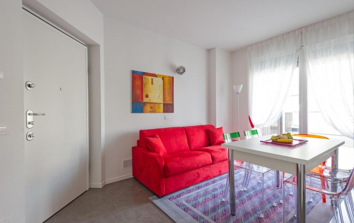 Modern Apartments Lake View With Pool Musso Exterior foto