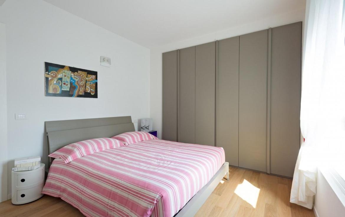 Modern Apartments Lake View With Pool Musso Exterior foto